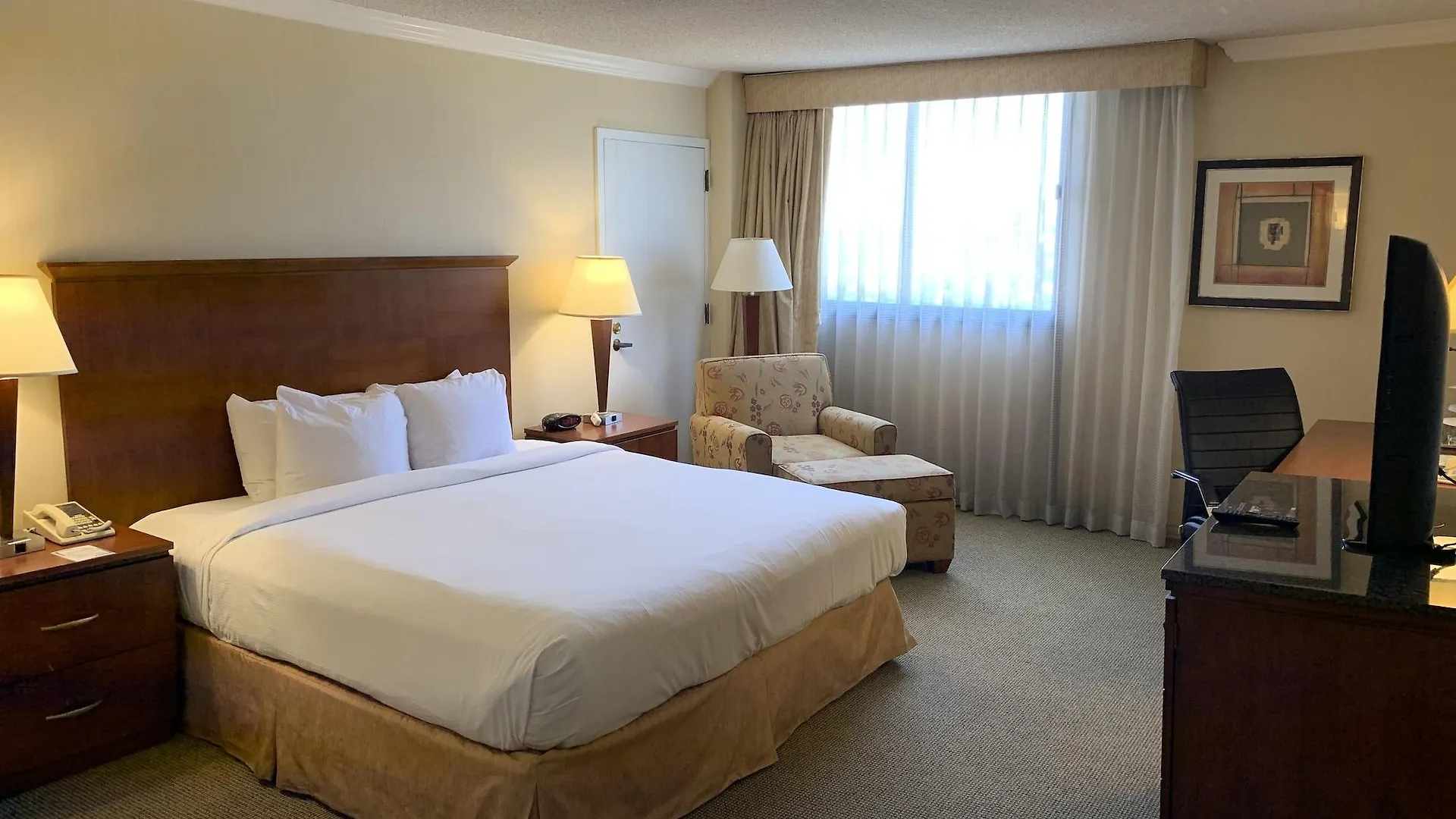 Hotel Ontario Airport Hotel&Conference Center